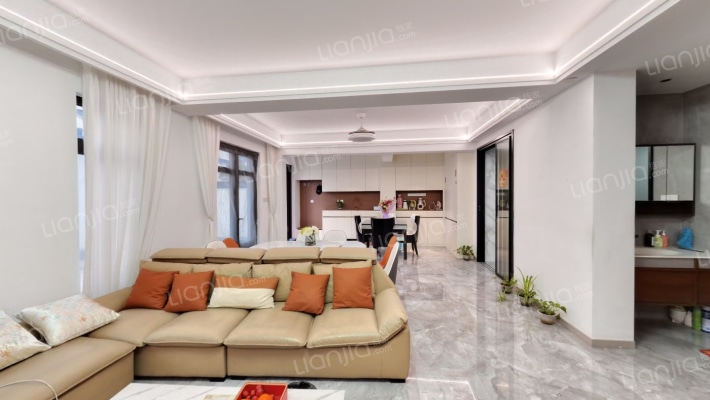 世茂龙湾国风十一期二手房实景图