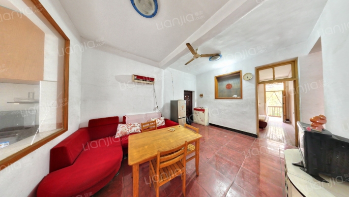 三经路林业局宿舍二手房实景图