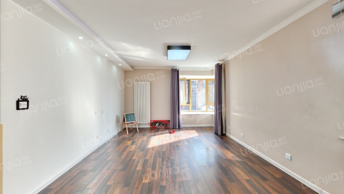 泊岸二手房实景图