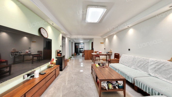 正岩小区二手房实景图