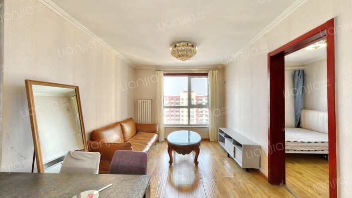 顶秀金颐家园二手房实景图