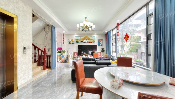 揽山墅二手房实景图