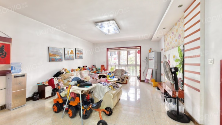 现代新居B区二手房实景图