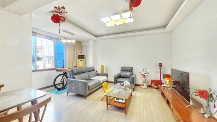 东方红花园二手房实景图