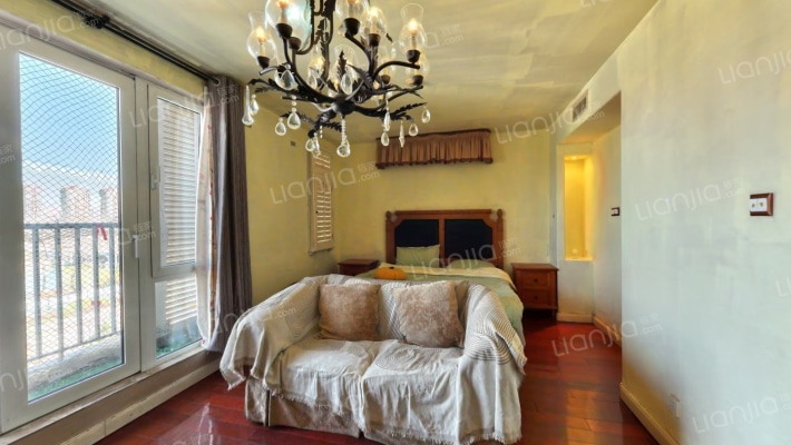 月亮城堡二手房实景图