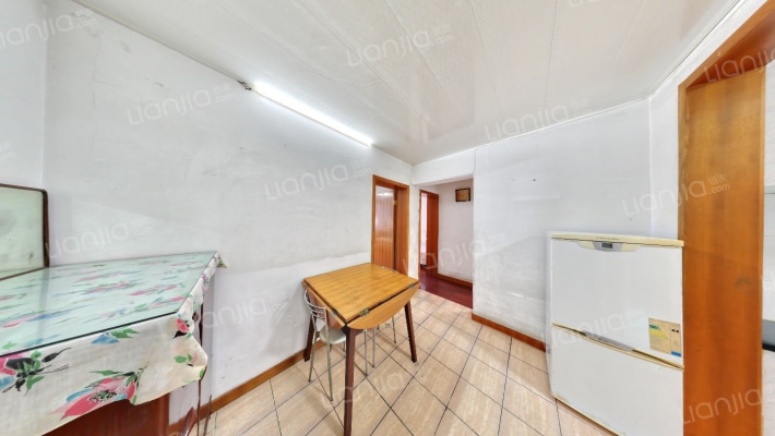 甘王新村二手房实景图