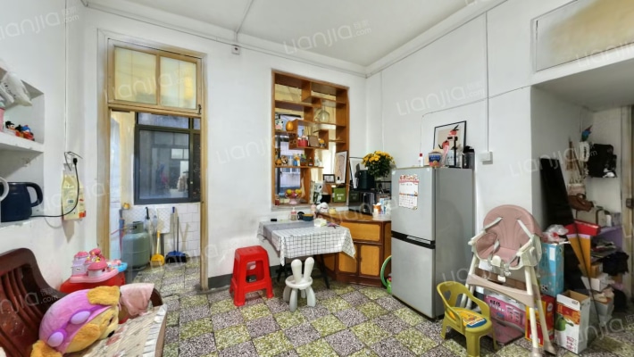 卓刀泉139号二手房实景图