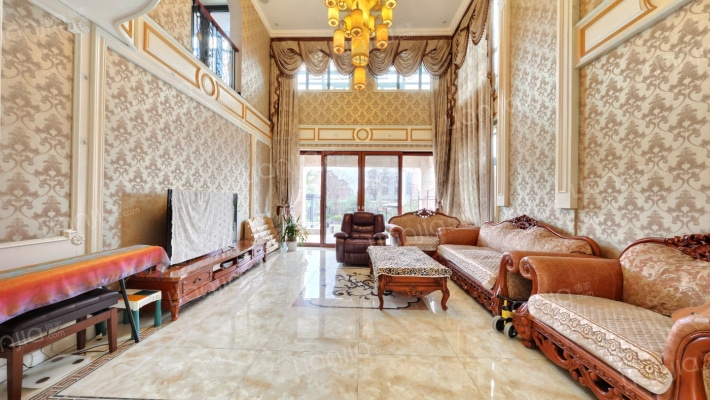 绿地英伦墅二手房实景图