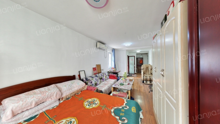 青年公寓二手房实景图