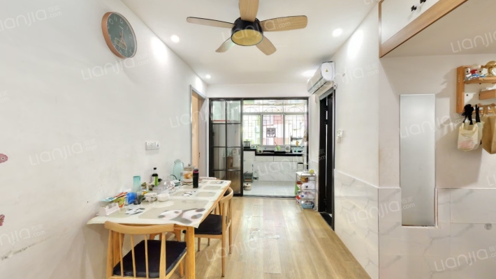 影视公司宿舍二手房实景图