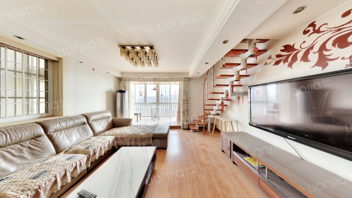 壹又贰分之壹国际公寓二手房实景图