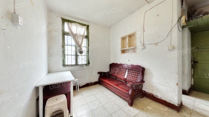 日东新村二手房实景图