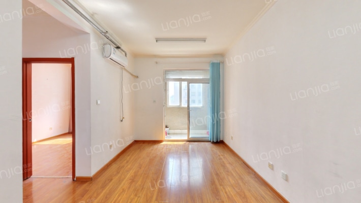 绿地卢浮商务中心二手房实景图