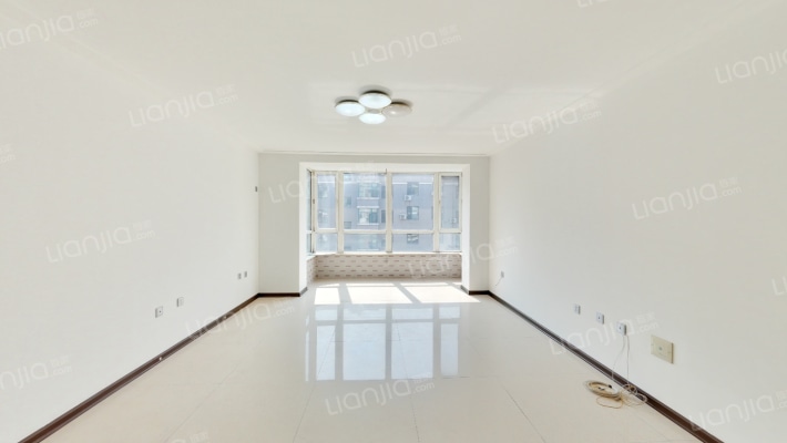 鸿泽馨苑二手房实景图