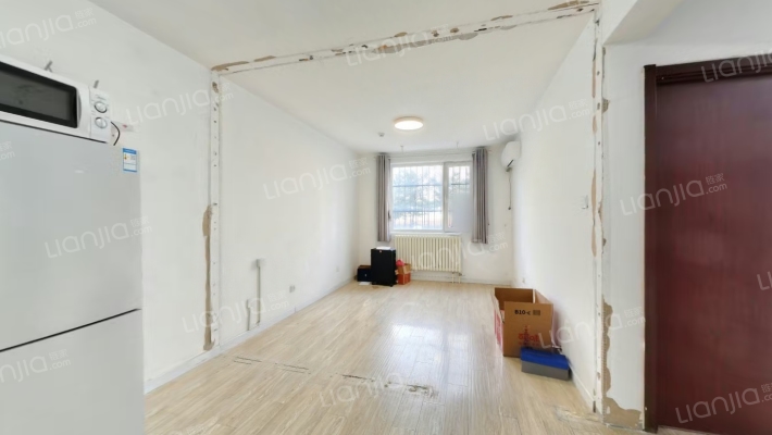 柳浪家园东里二手房实景图