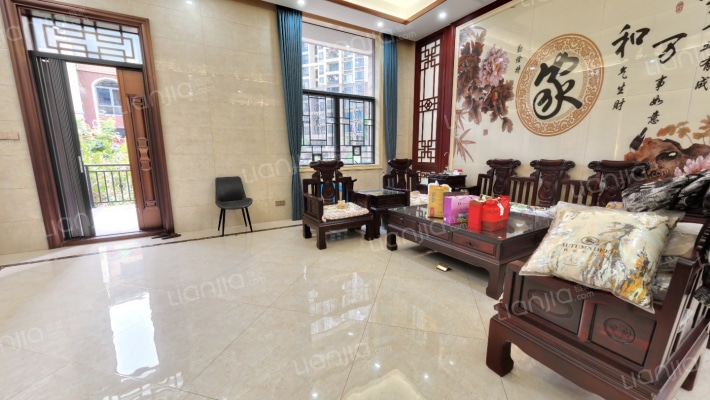 龙光城南五期二手房实景图