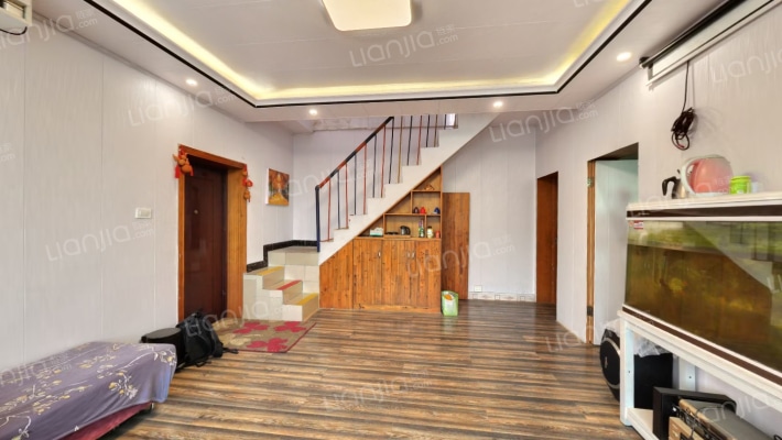 头桥路123号二手房实景图