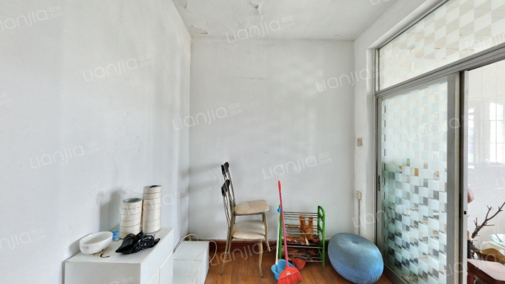 外国语学校宿舍二手房实景图