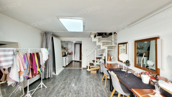 天空之都二手房实景图