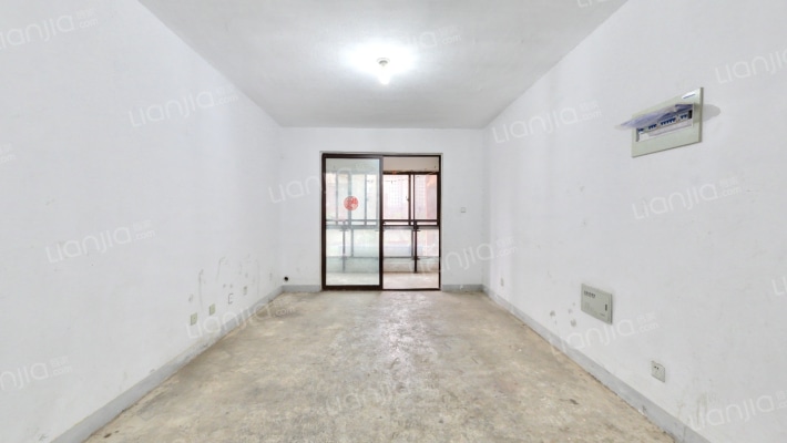 新港雅苑B区二手房实景图