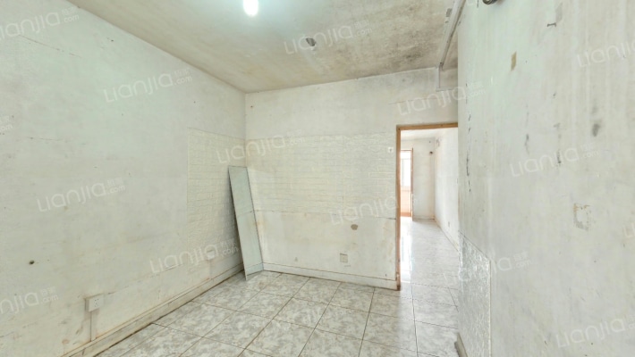 地震局宿舍二手房实景图