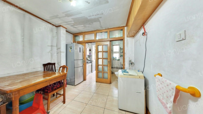 八一中学家属院二手房实景图