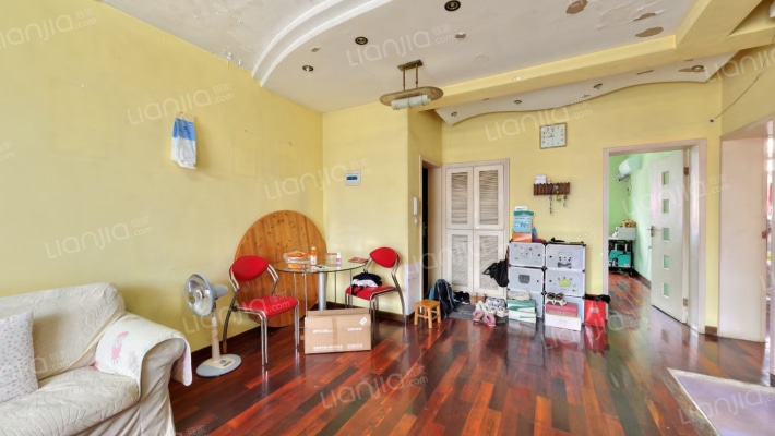 冶金街怡兴社区二手房实景图