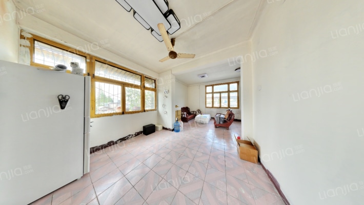 成灌东路155号附1号二手房实景图