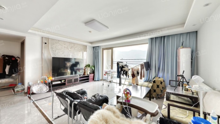 世茂揽樾二手房实景图