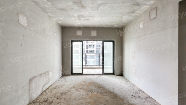 蓝湾湖畔二手房实景图