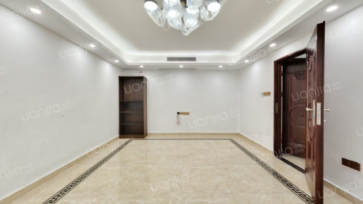 龙光城南五期二手房实景图