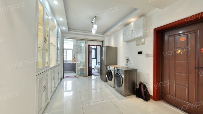 岳家嘴小区三期二手房实景图