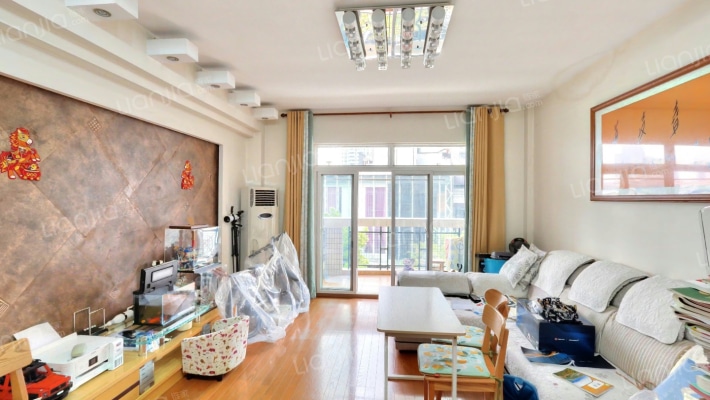 金泰公寓二手房实景图