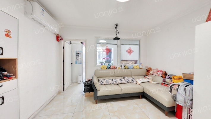 红居南街二手房实景图