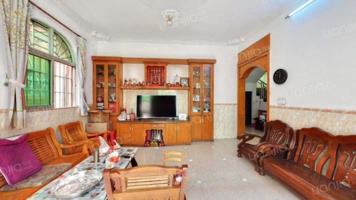 鸦岗村二手房实景图