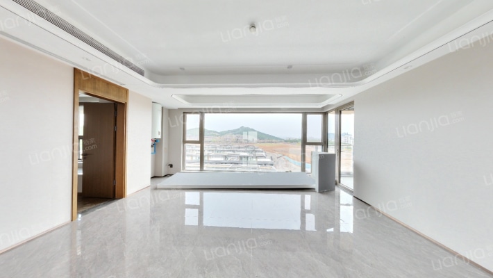 保利鹊华赋二手房实景图