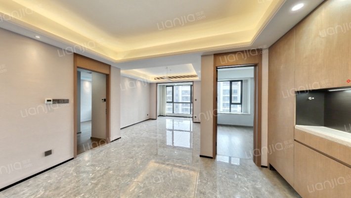 招商城市主场二手房实景图