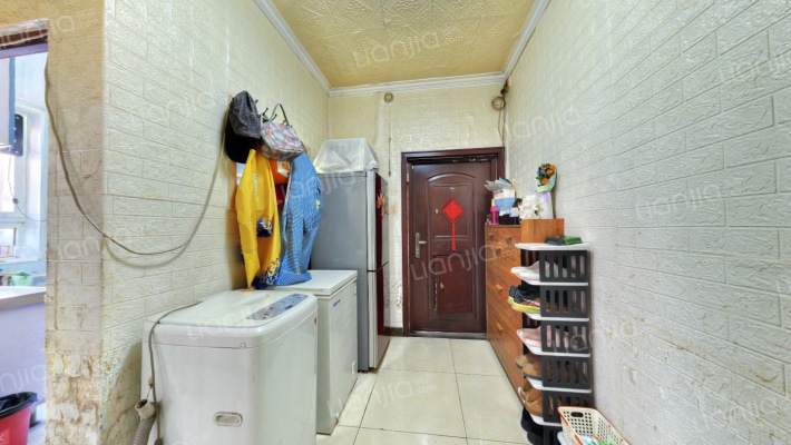 六建二手房实景图