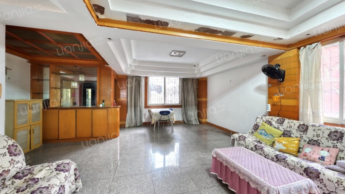 静安公寓二手房实景图