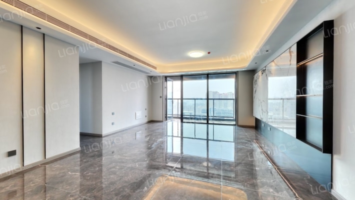 青岛滨海国际中心二手房实景图