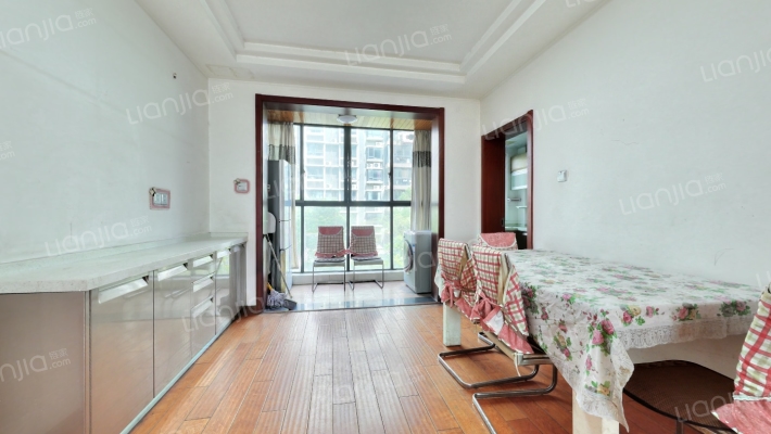 金盛田铂宫二手房实景图