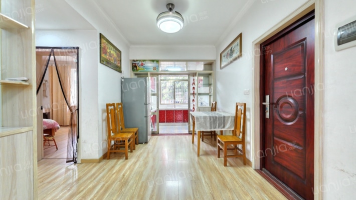 新亚花园二手房实景图