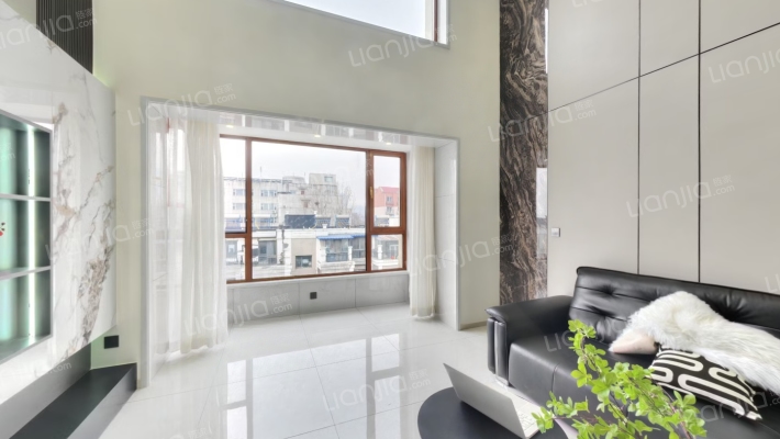 水岸聆风二手房实景图