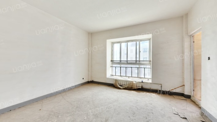 岳家嘴职工住宅小区二手房实景图