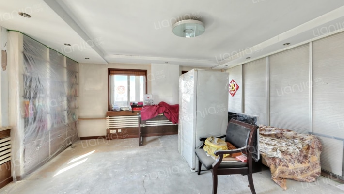 彩电小区二手房实景图