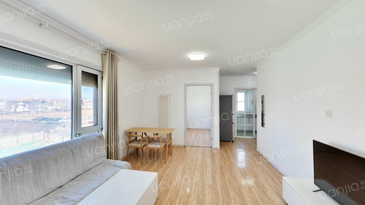 翡翠公园一期二手房实景图