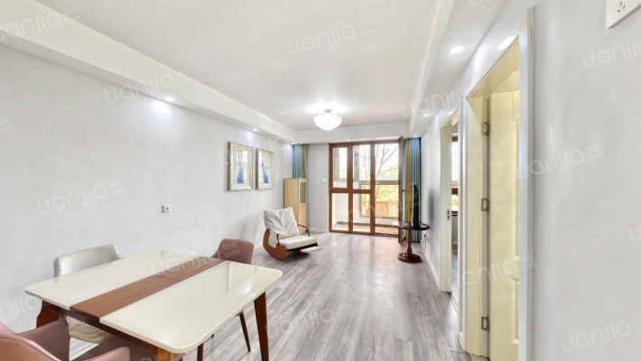 金隅翡丽蓝爵堡二手房实景图