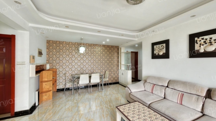 东秦新苑二手房实景图