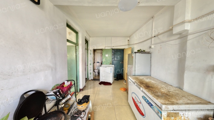 地质楼二手房实景图
