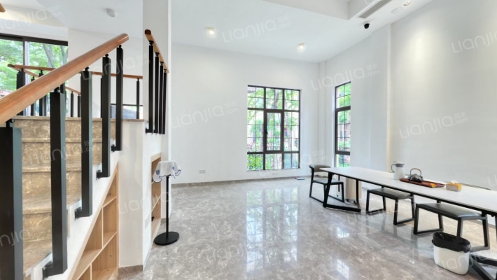 半山卫城朴墅二手房实景图